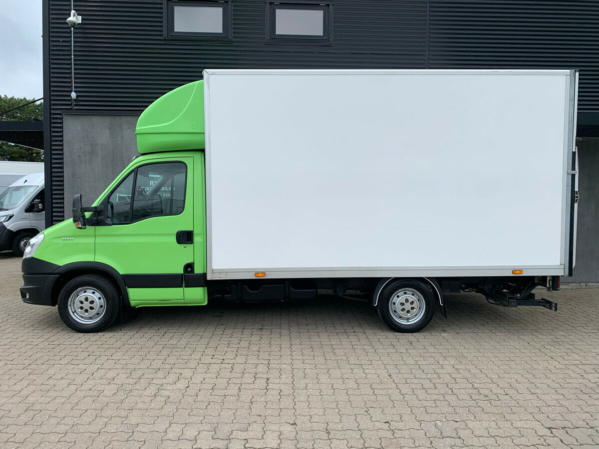 Iveco 35S17 LA/P Box/lift