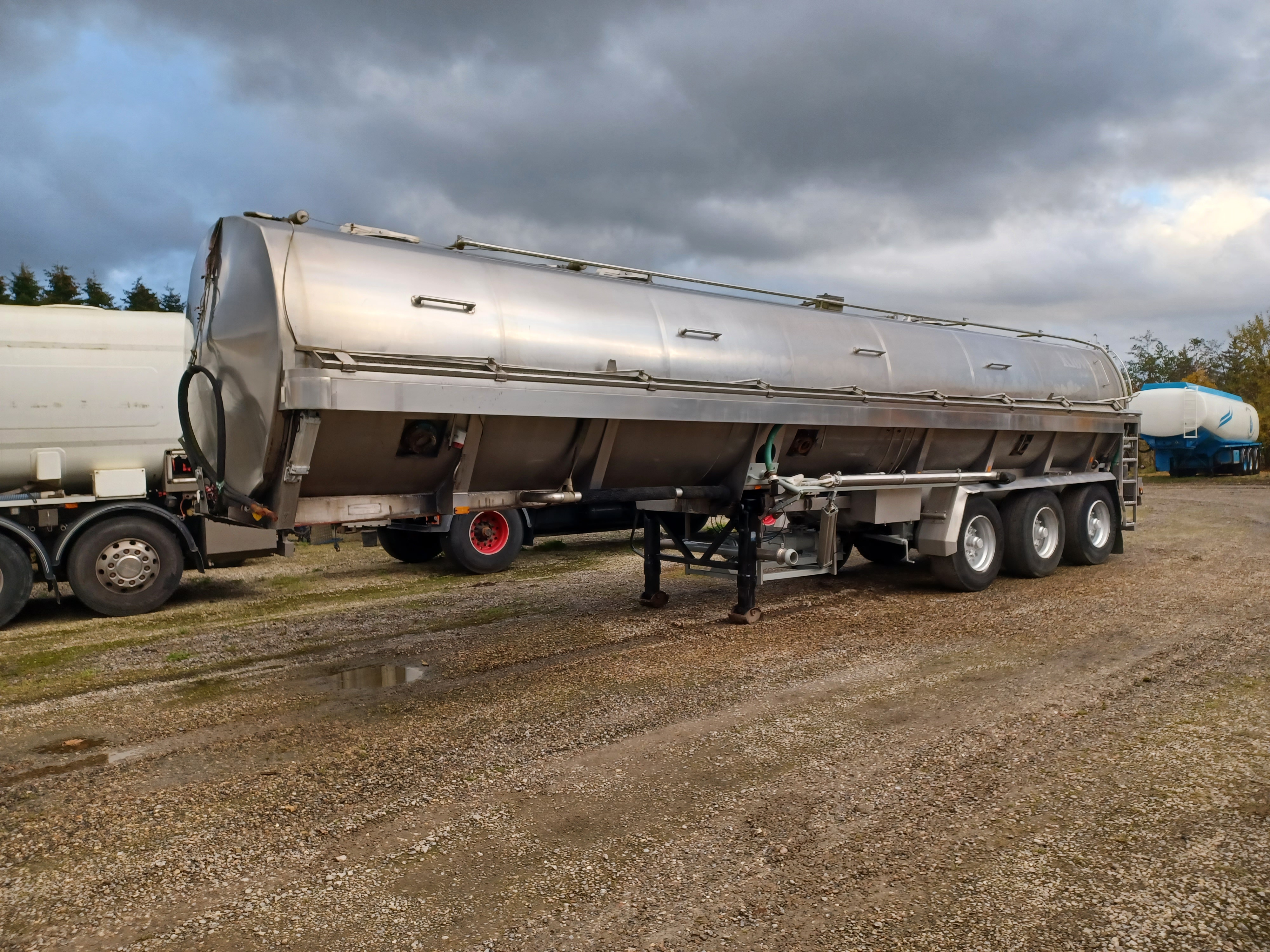 Kässbohrer Vand/Mælk 32000 Liter Rustfri 304 isoleret