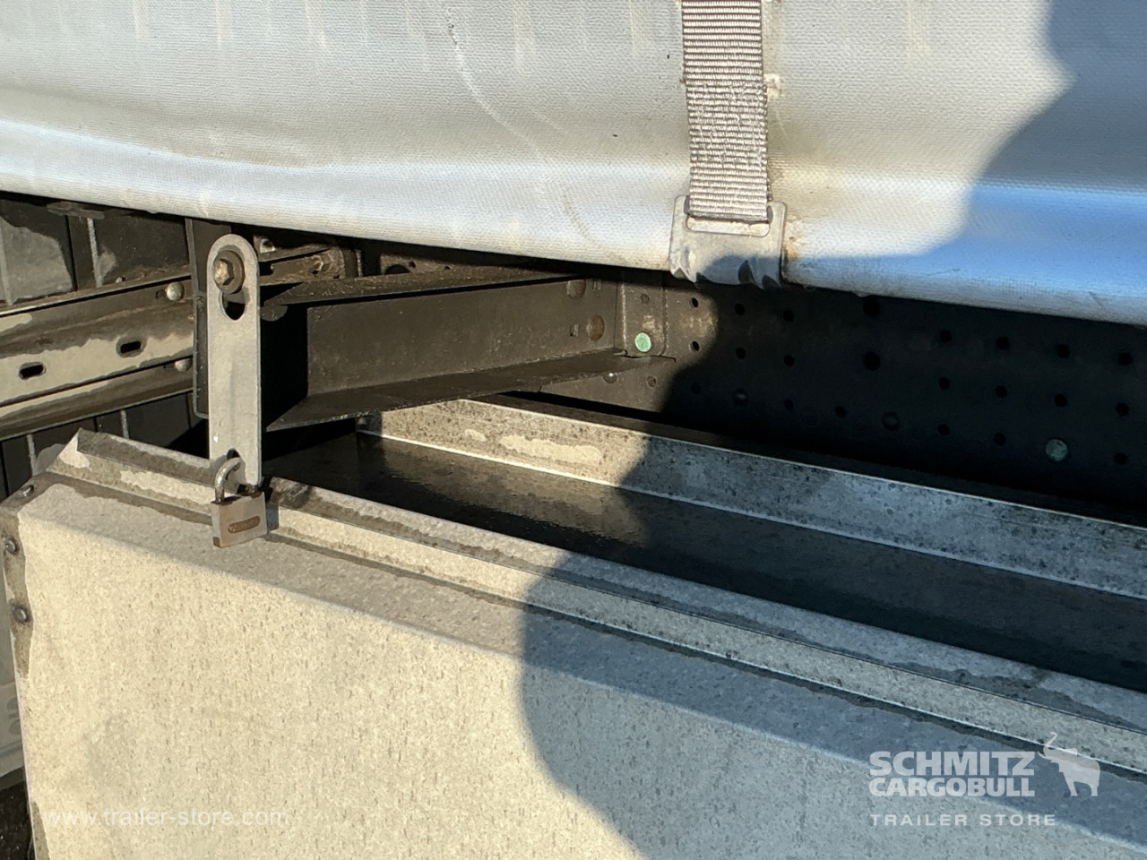 Schmitz Semi Curtainsider Standard , Foldedør højre