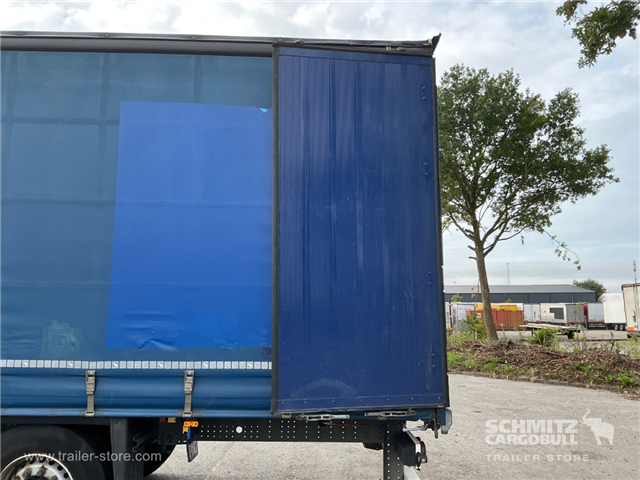 Schmitz Semi Curtainsider Standard