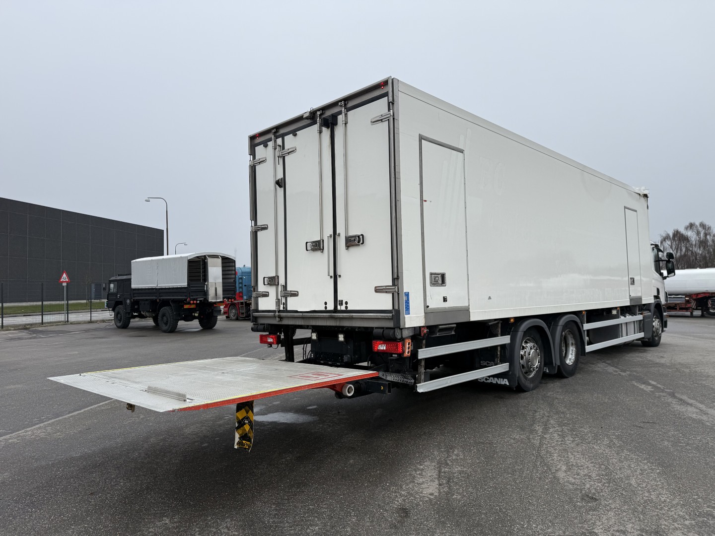 Scania P320 6x2*4 Carrier Supra 1250 Mt 9.50 m. kasse