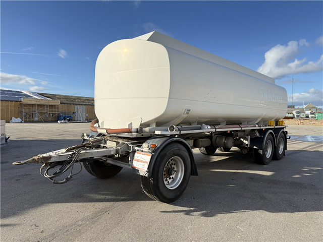 HMK Bilcon 27.000 l. ADR 5 rum.