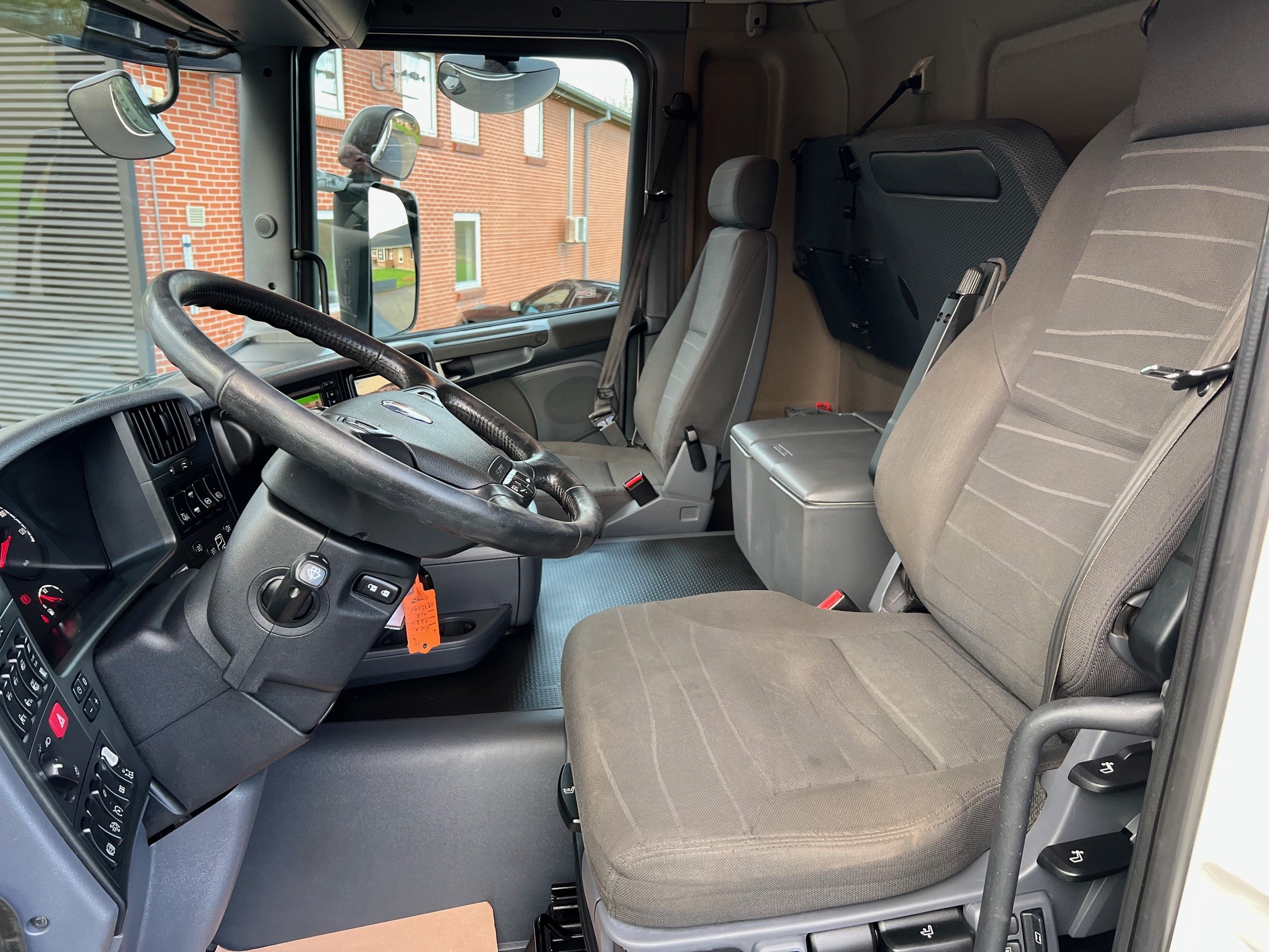 Scania G450 6X2*4 med HMF 2620 K5 kran