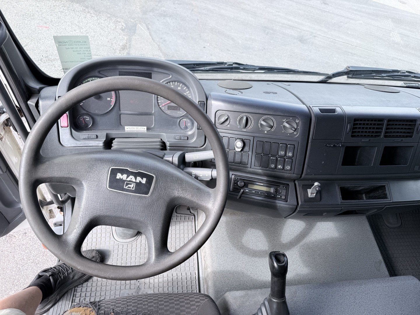 MAN TGL 10.180 4x2 6,20 m. lad