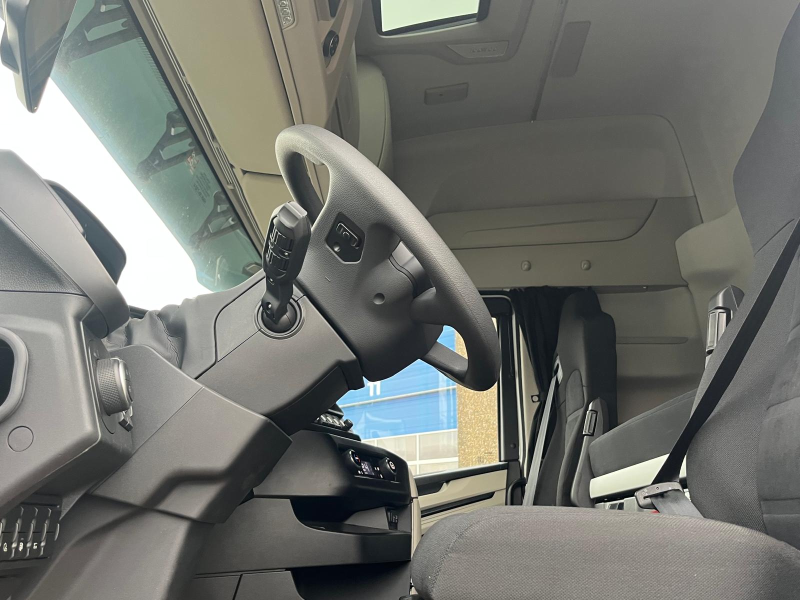 Iveco NY IVECO S-WAY 500Hp Twinster trækker opbygget