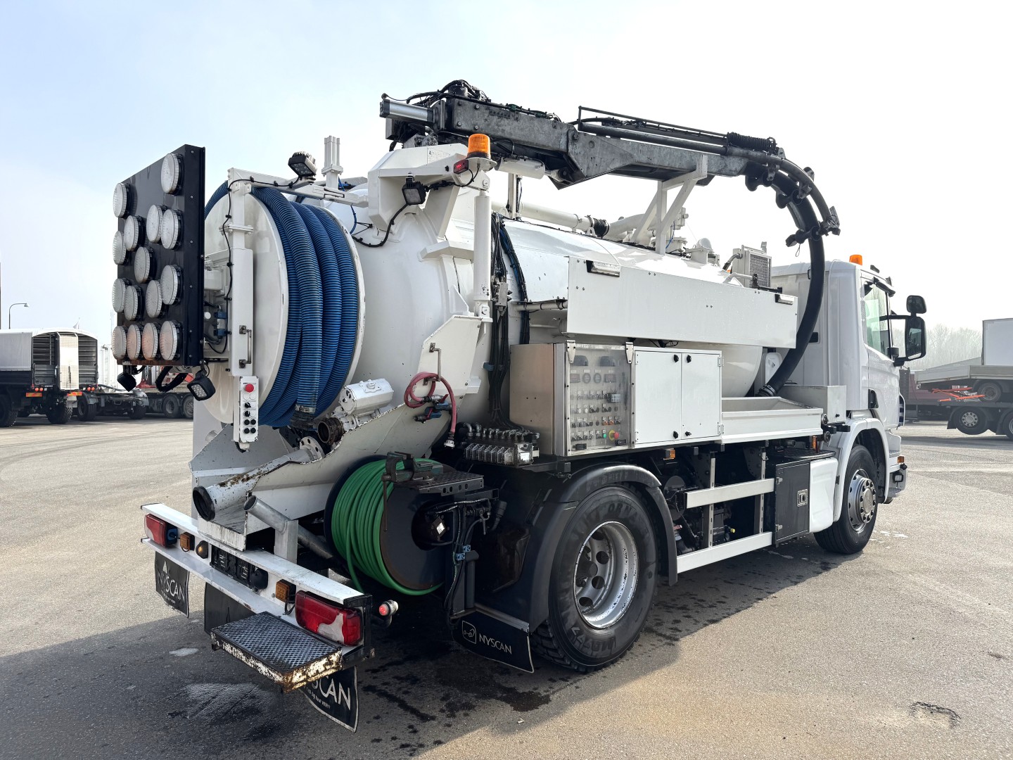 Scania P320 4x2 Hvidtved Larsen 7000 L Kombi