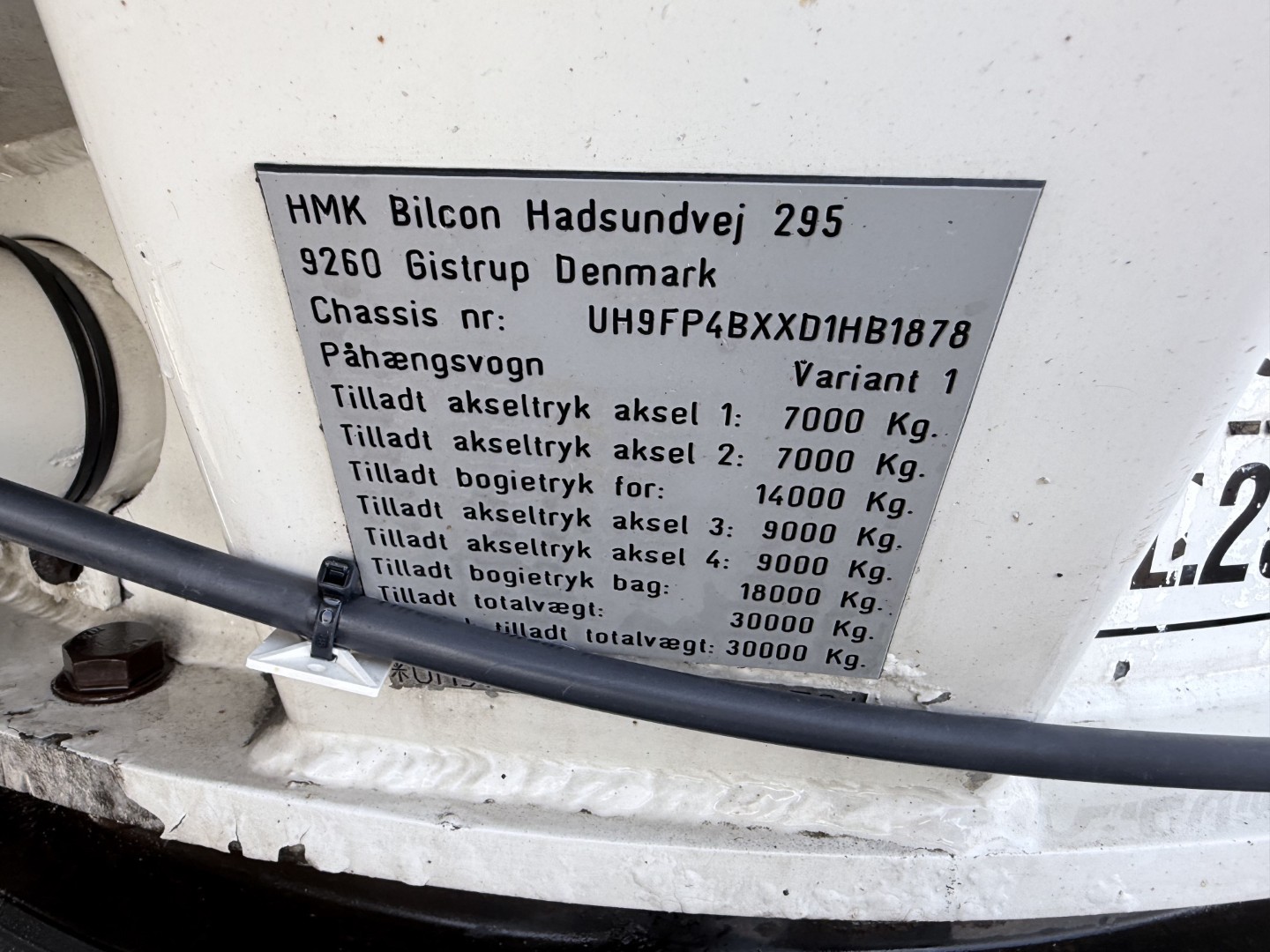 HMK Bilcon 4 akslet 30 t. 42 m3 Silo tank 6 rum