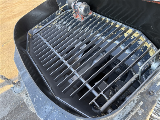 Scania P410 6x4 Liebherr THP 140 H 24 M4 XH Betonpumpe