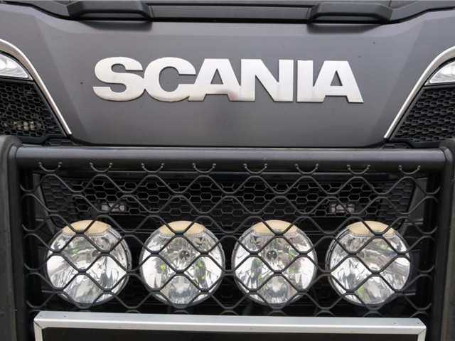 Scania 650 with Palfinger crane