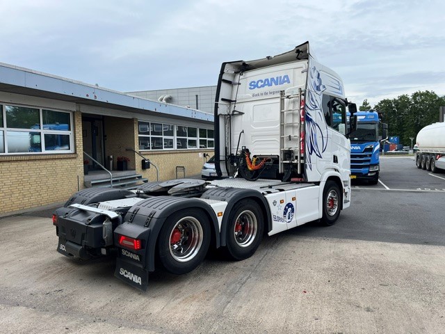 Scania R590