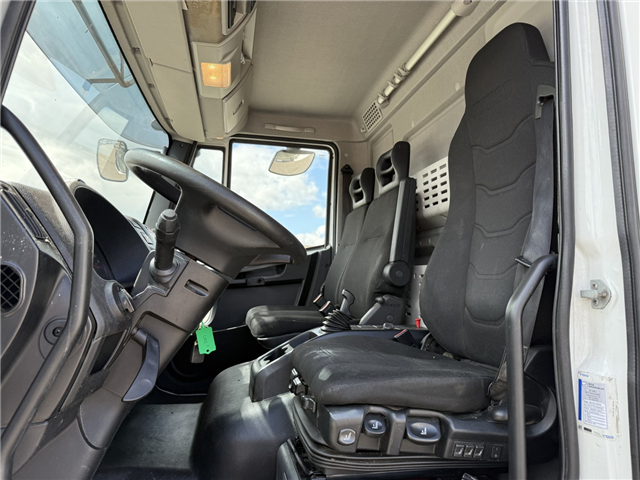 Iveco EuroCargo 180E32 4x2 Schmitz / Thermo King T-1200R Spectrum