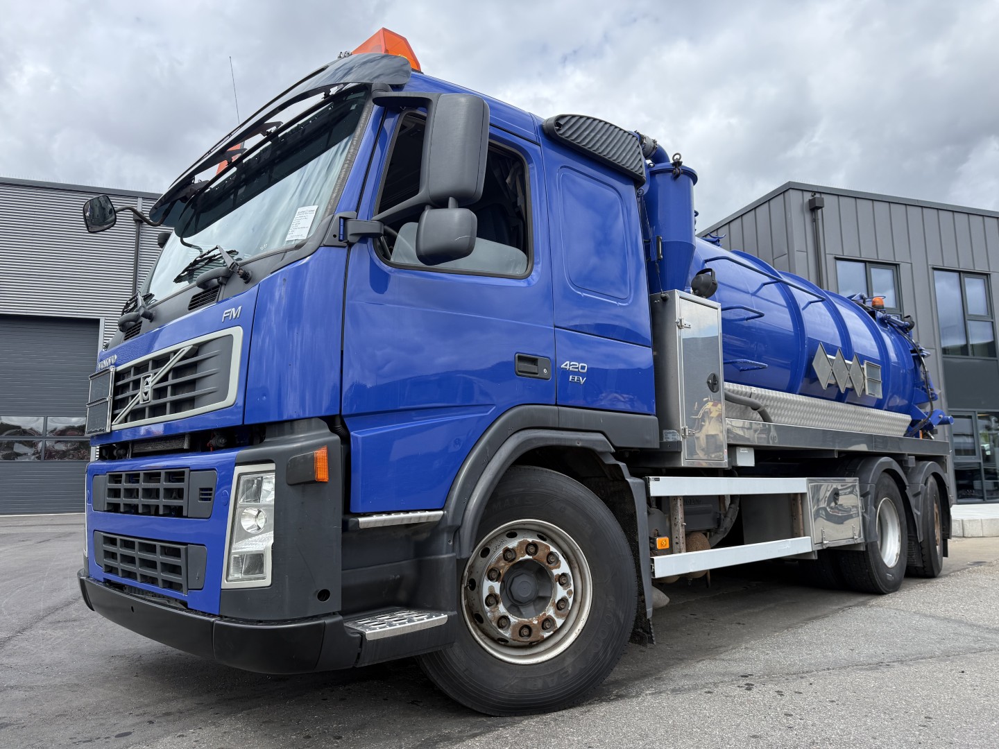 Volvo FM420 EEV 6x2*4 Interconsult 12.700 l. Rustfri