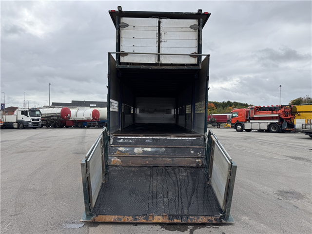 Volvo FM9/380 6x2*4 Dyretransport