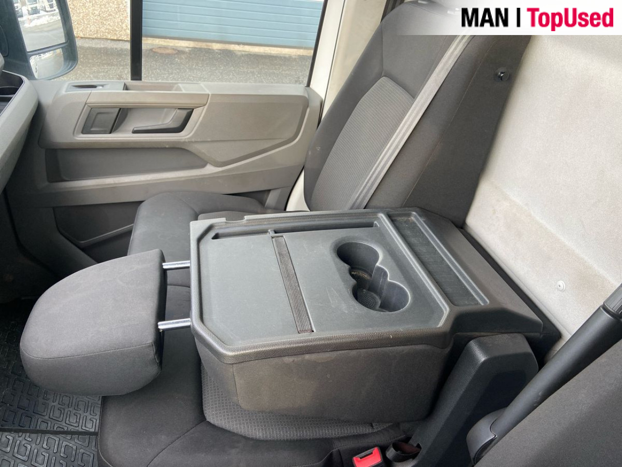 MAN TGE 3.180 4X2F SB