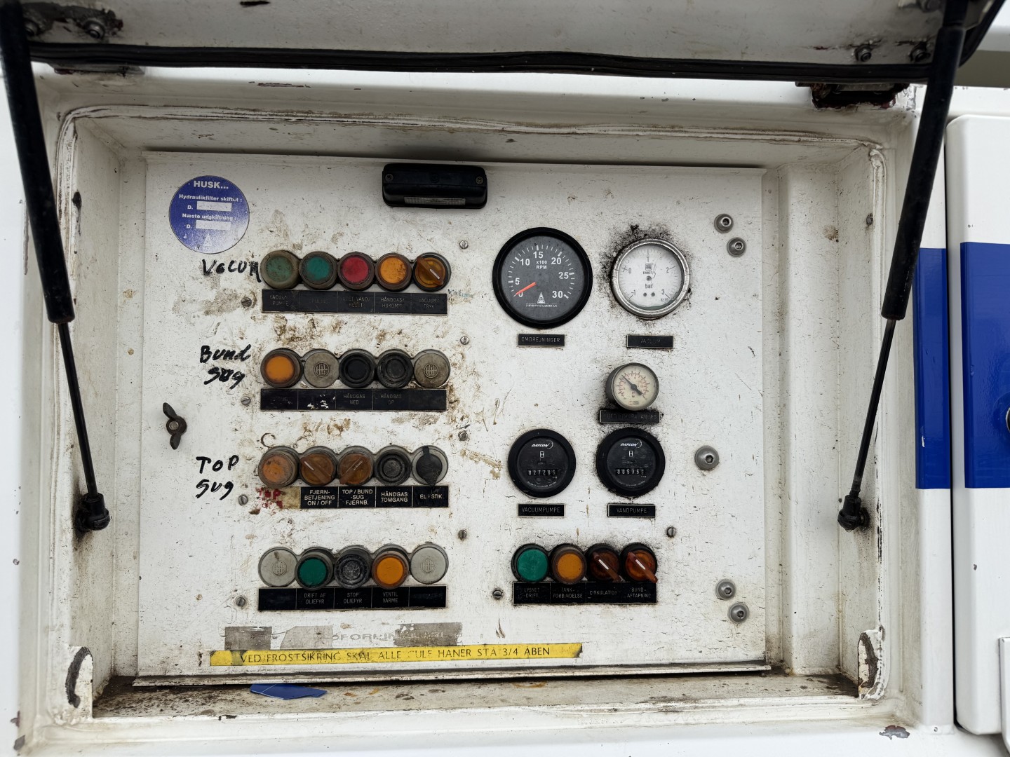 MAN 35.464 8x8 Hvidtved Larsen 9000 L