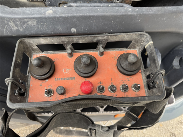 Scania P370 6x4 Liebherr THP140H 24 M4 XH