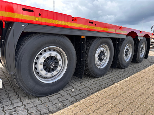 Kässbohrer SPA X4, Udtrækkelig Flatbed