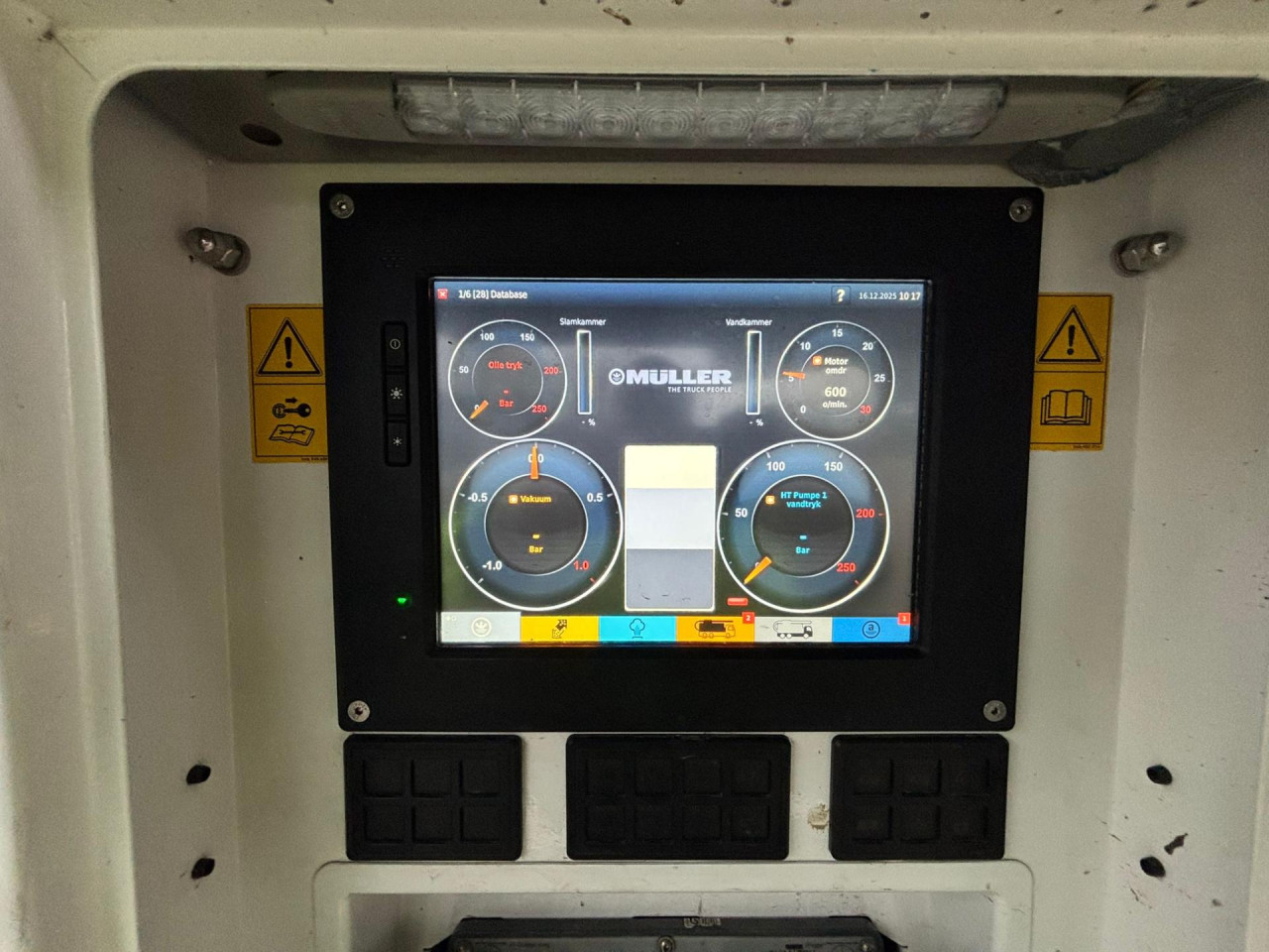 Scania R 500 B8x4*4NB Vacuum Cleaner