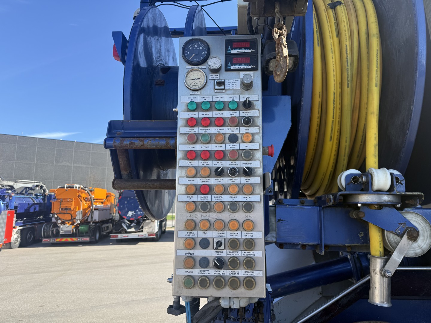 Mercedes Actros 4151 8x8 V8 Hvidtved Larsen RECycler 410