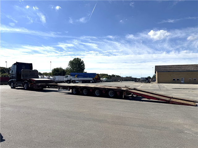 Kel-Berg / Faymonville 4 akslet Udtræks Maskintrailer