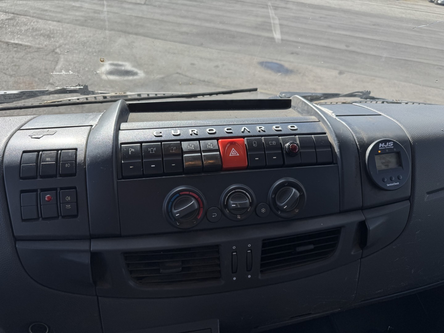 Iveco EuroCargo 160E30 / Kran Fassi F110 / Glaslad