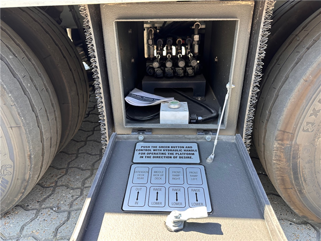 Kässbohrer 3 aks. Trucktransporter