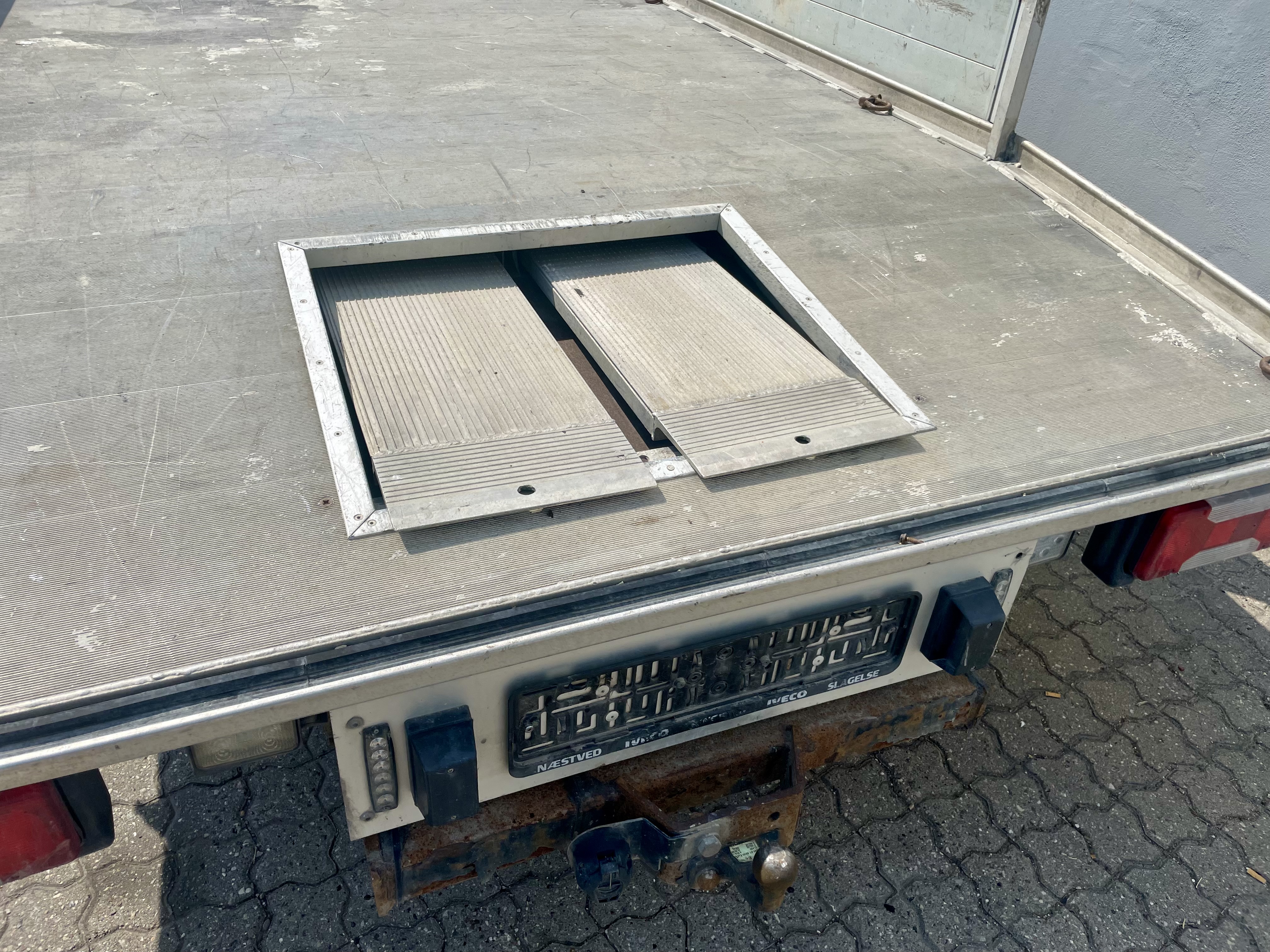 Iveco 35S17A8 knæklad