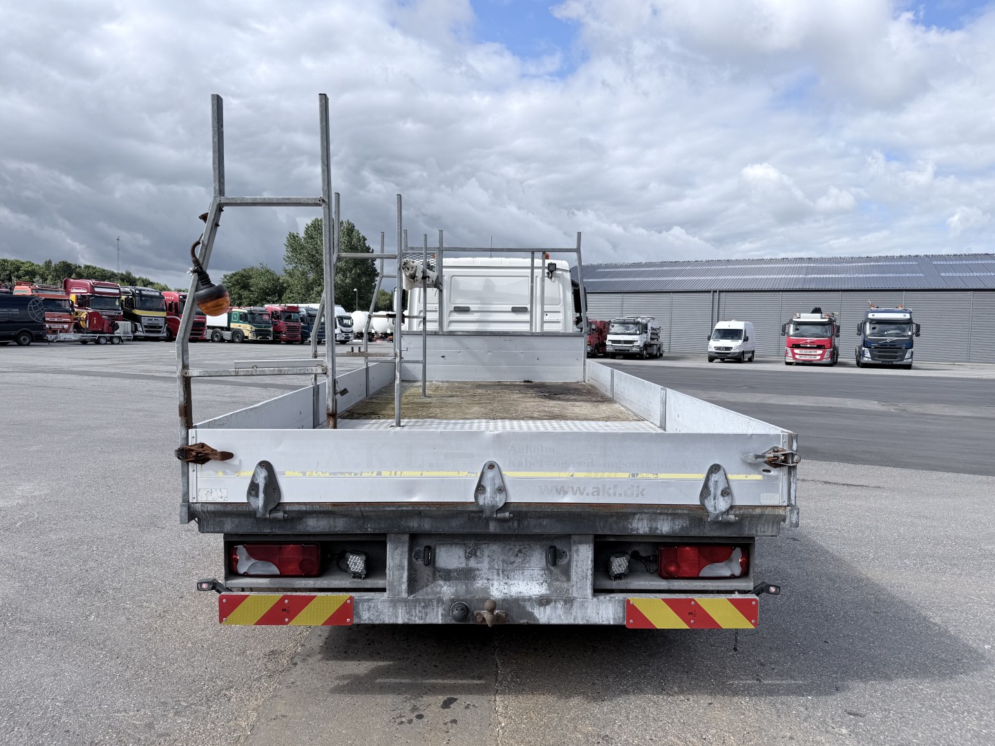 MAN TGL 10.180 4x2 6,20 m. lad