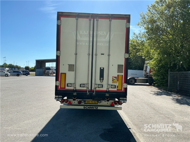 Schmitz Semi Reefer Meat hanging system