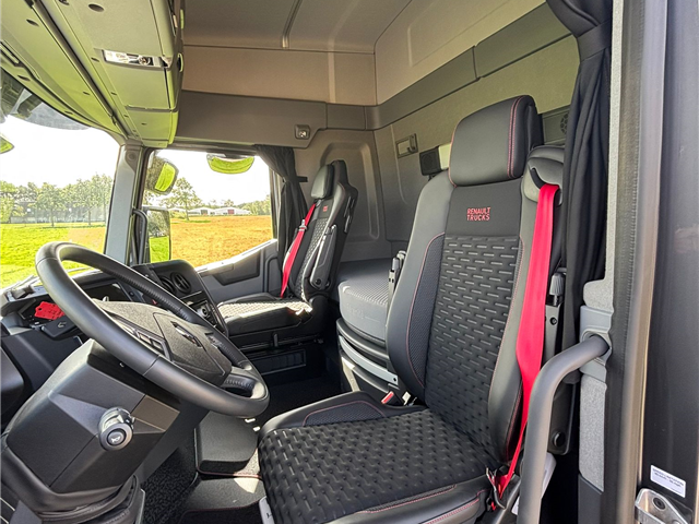 Renault Trucks T520 6x2 - Autotransporter med kærre