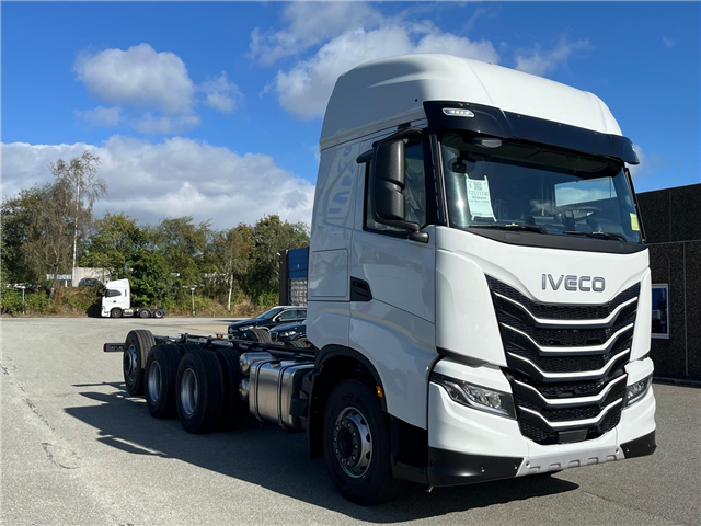 Iveco X-Way AS350X50 Y/FS 8x4 1+3