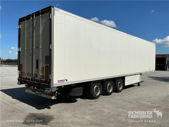 Schmitz Semi Reefer Meat hanging system