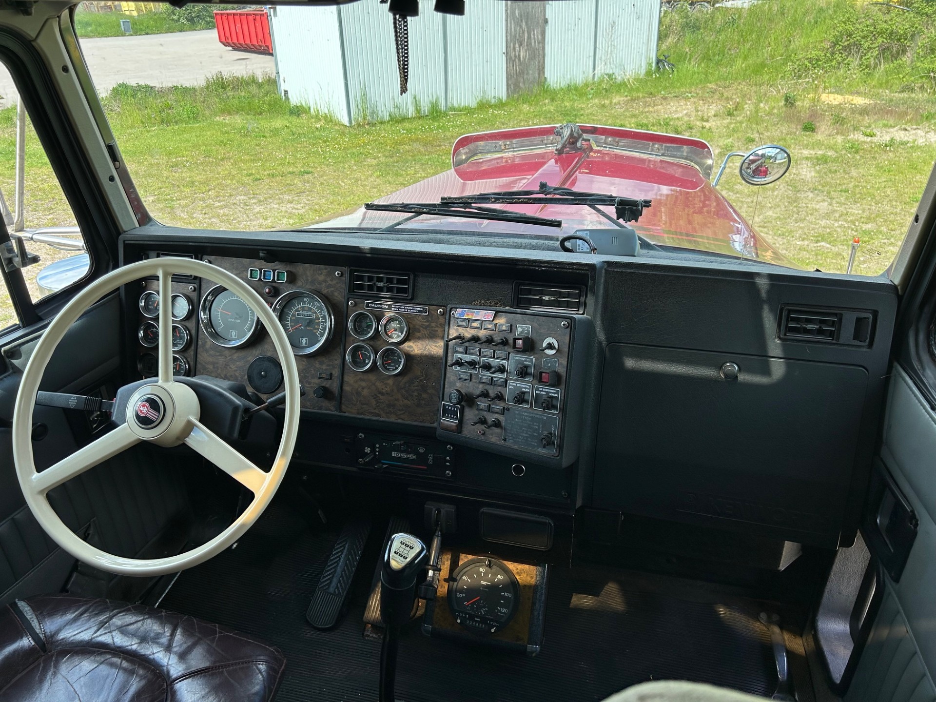 Kenworth W900L