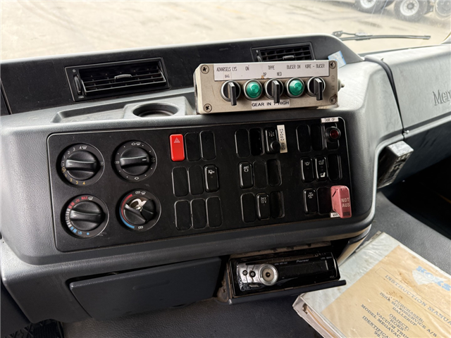 Mercedes Actros 4140 8x4 KOKS MEGAVAC 8000 ADR 13.500 l. Tørsuger