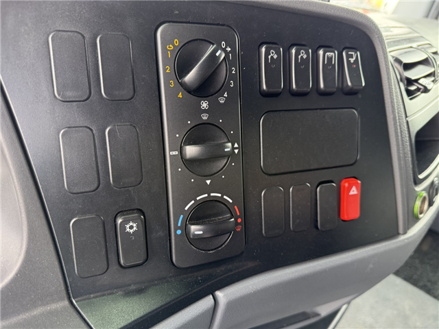 Mercedes Atego 1218 8,0 m. kasse