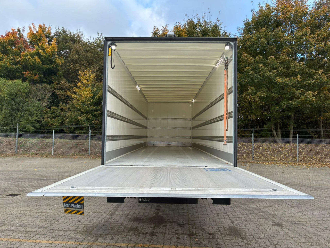 Scania P 250 B4x2NB - BOKS/LIFT