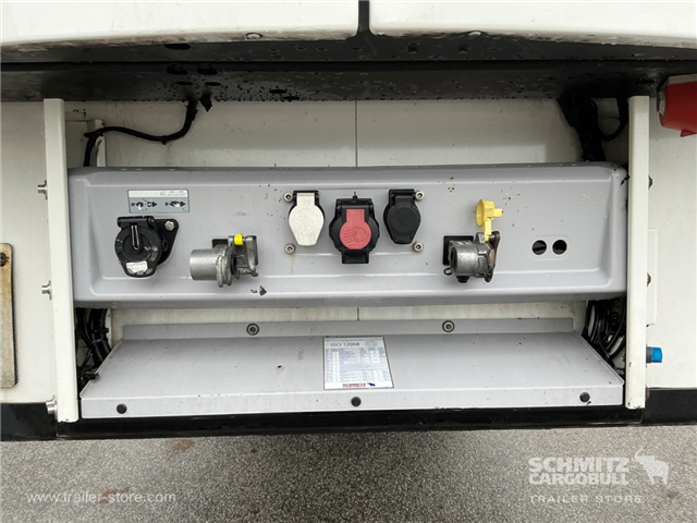 Schmitz Semi Reefer Meat hanging system