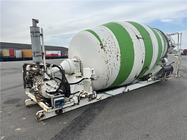 Diverse LT 90 D 9 m3 Betonkanon på hejselad