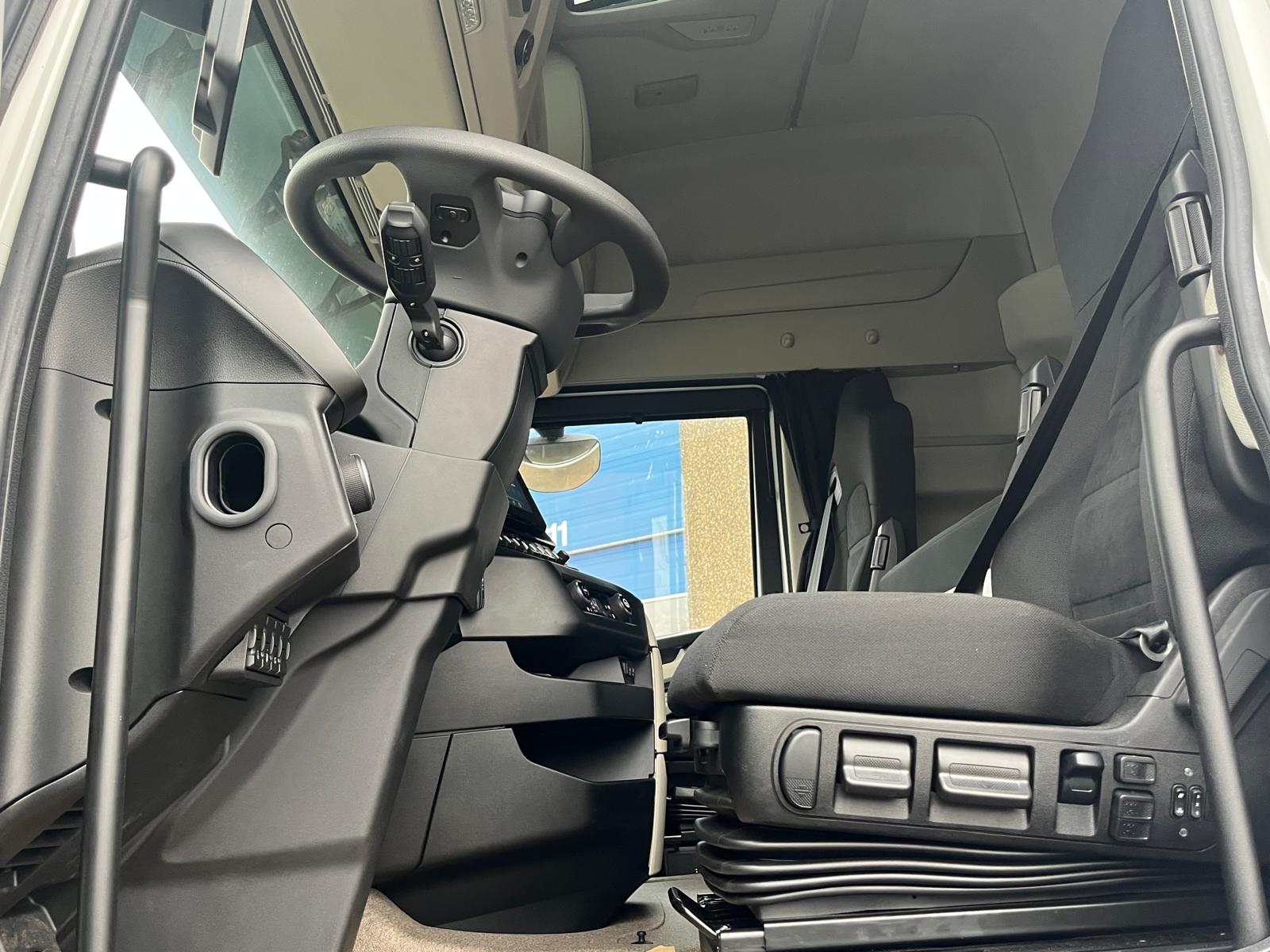 Iveco NY IVECO S-WAY 500Hp Twinster trækker opbygget