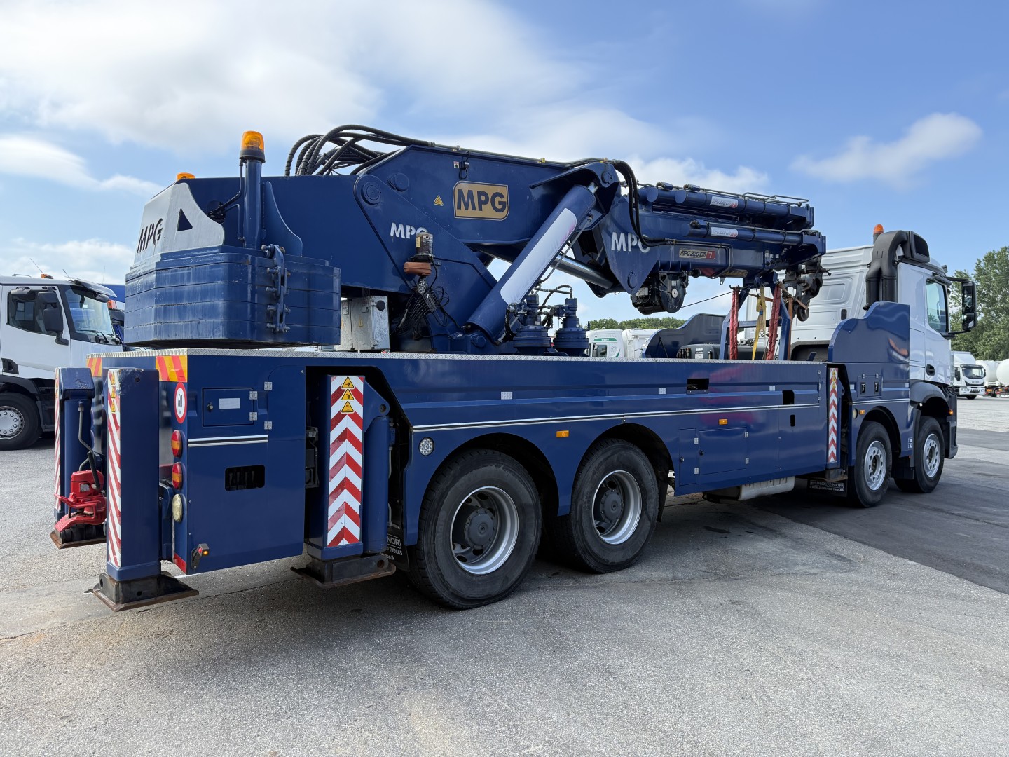Mercedes Arocs 4153 8x4 MPG 220 TM7