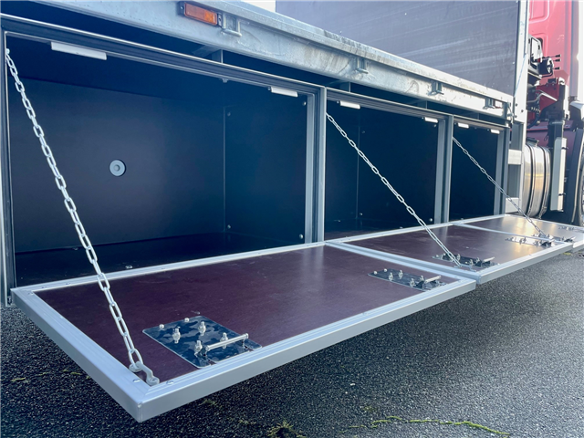 Iveco S-WAY AD190S34-E6e/FP Stillads