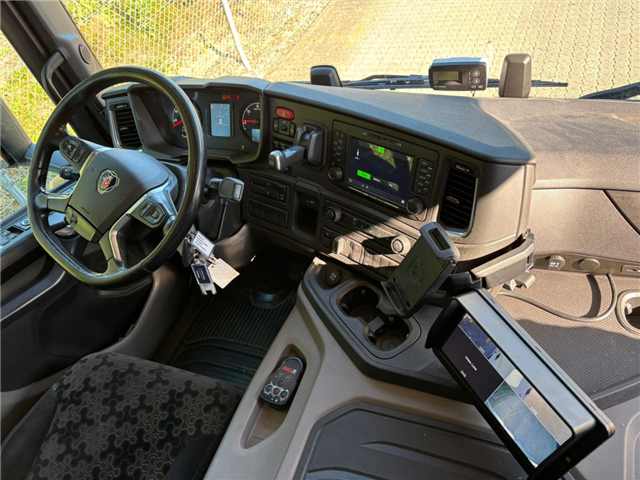 Scania P 280 B6x2*4NB CNG Box/Lift