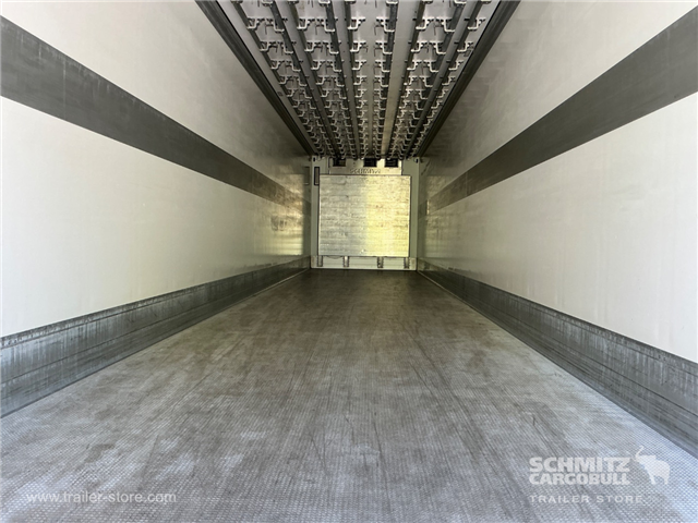 Schmitz Semi Reefer Meat hanging system