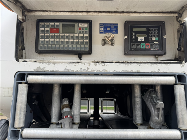 Volvo FM440 8x2*6 24.000 l. ADR Tankbil