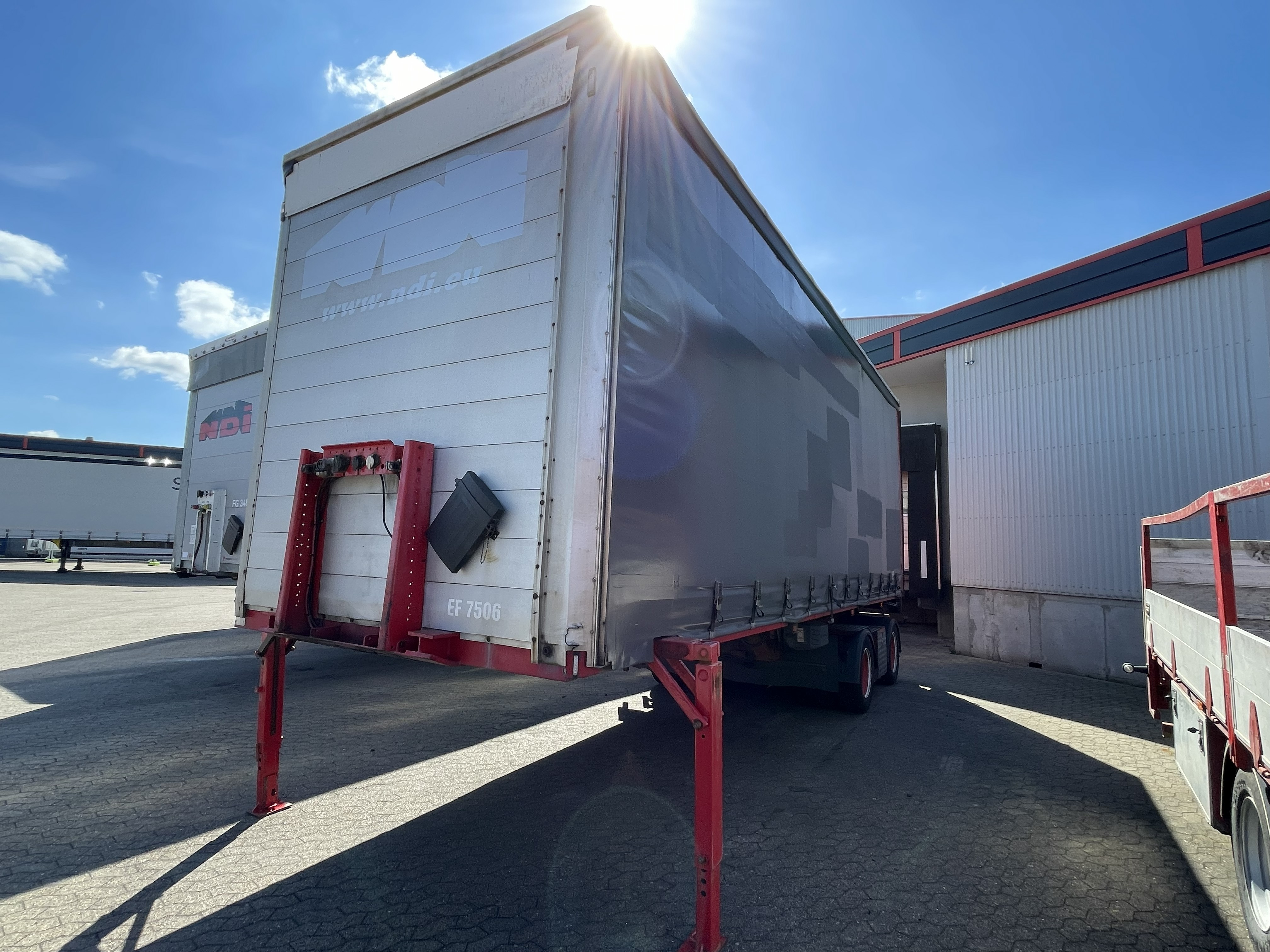 HFR 2 ax. Linktrailer med lift