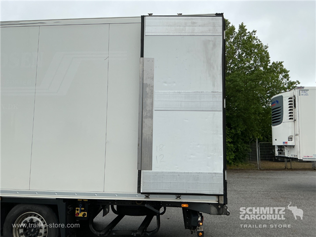 Schmitz Semi Reefer Meat hanging system