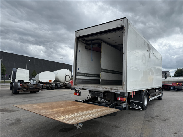 Iveco EuroCargo 180E32 4x2 Schmitz / Thermo King T-1200R Spectrum