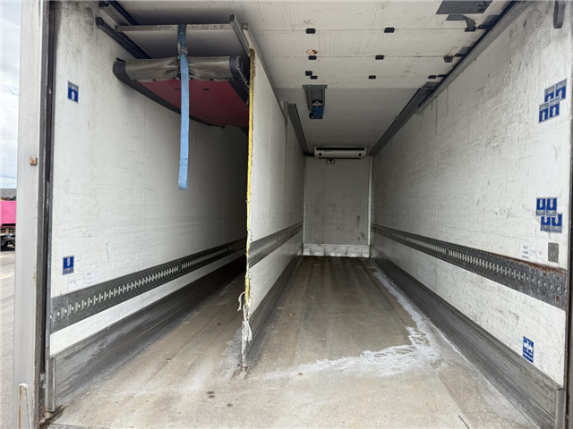 Iveco EuroCargo 180E32 4x2 Schmitz / Thermo King T-1200R Spectrum