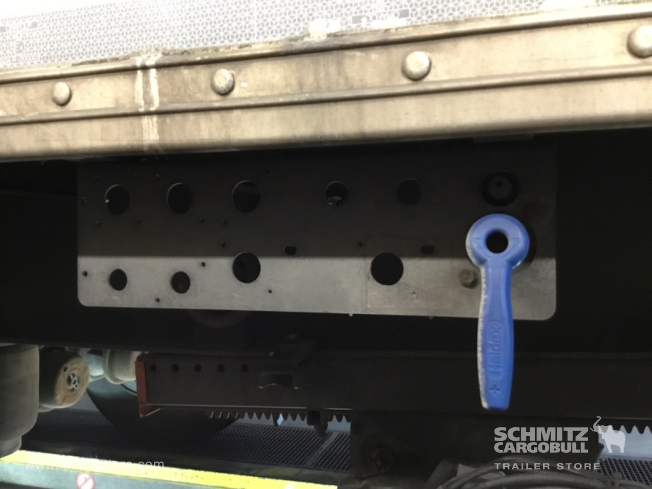 Fruehauf Auflieger Trockenfrachtkoffer Lift