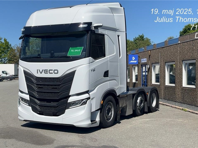 Iveco S WAY 500Hp twinsteer